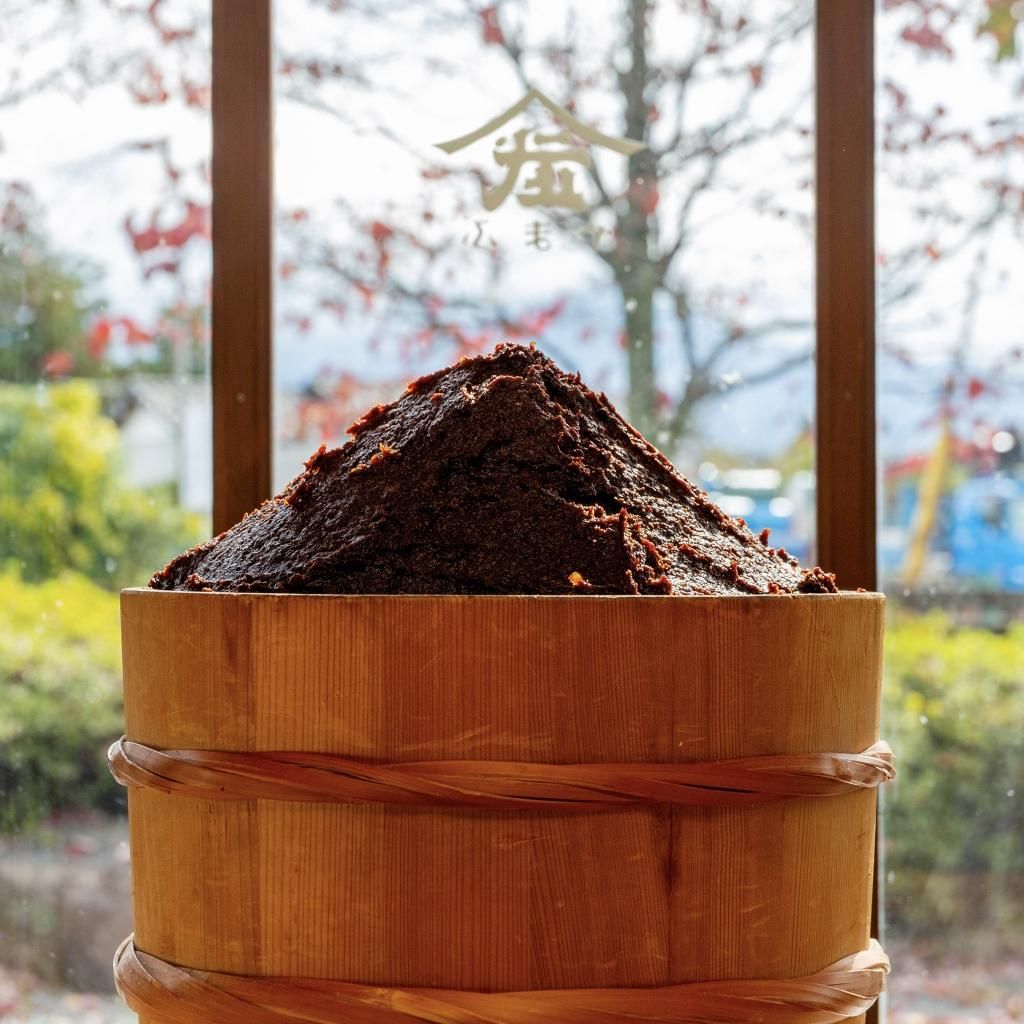 田舎みそ（カップ詰 750g）|伝統的な技と長期間醸した秩父の田舎みそ