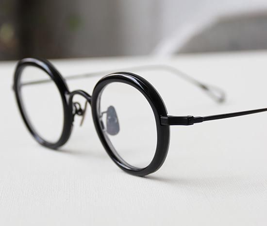 YUICHI TOYAMA. （ユウイチトヤマ）V.Moholy U-140 Size42□26-145 col