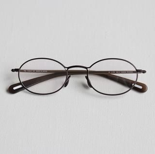 YUICHI TOYAMA. U-176 Nagy   Col.3 Brown/Charcolgray