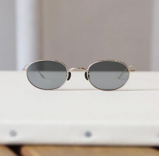 10eyevan No.9 Ⅴ 100S 直営店限定カラー 10 eyevanが新作”No.9 V Lacquer Black”を発売 │ QUI - Fashion