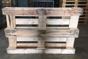 木製パレット ユーロタイプです。