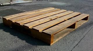 【かめ】木製パレット 日建ロジタウン / 木製パレット1300（両面・二方）