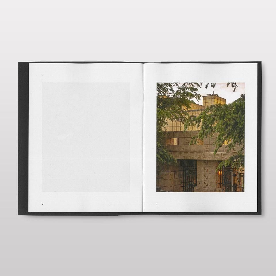 THE HOUSE ON THE HILL - BOOK AND SONS オンラインストア