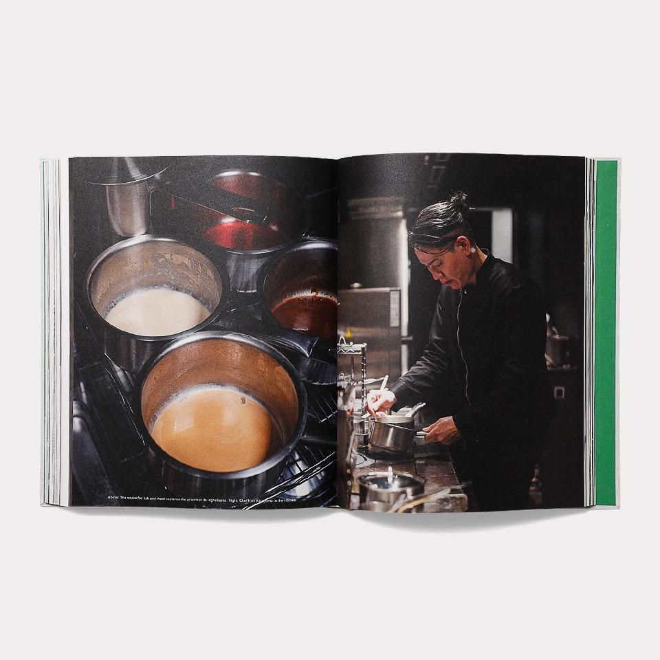 新品未開封　Shiroiya Hotel Giving Anew 白井屋ホテル Shiroiya Hotel Giving Anew - BOOK AND SONS オンラインストア