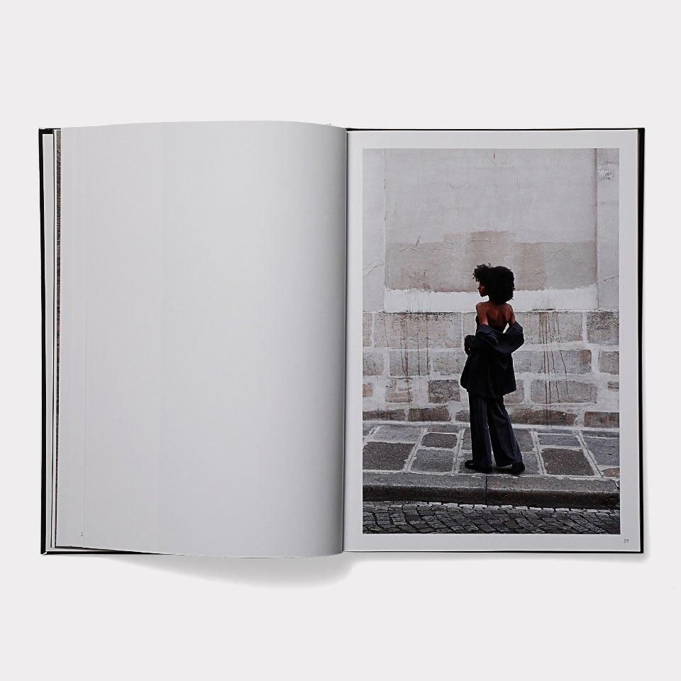 【sumさん専用】the world of apartamento 洋書 写真集 14:00 - BOOK AND SONS オンラインストア