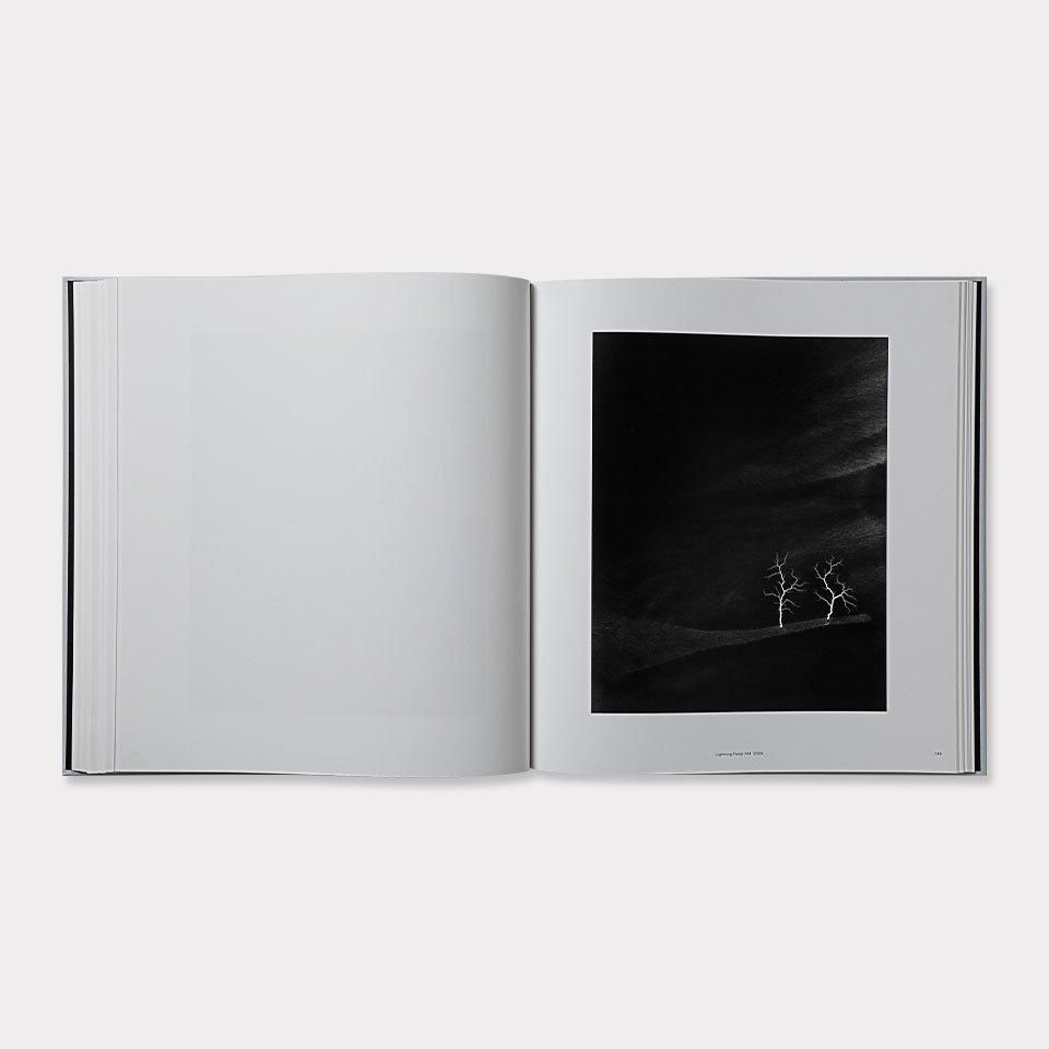 Hiroshi Sugimoto: Time Machine - BOOK AND SONS オンラインストア