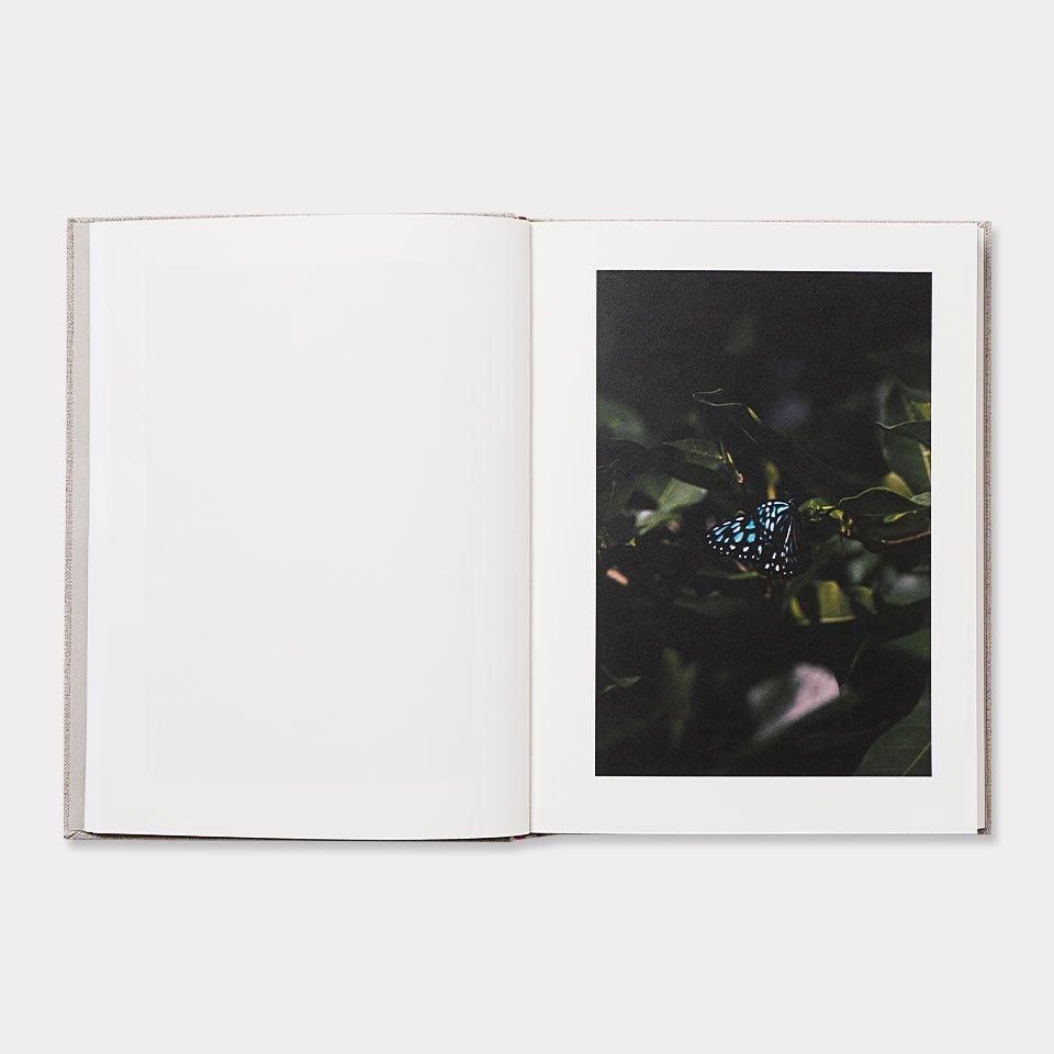 山上新平　KANON 写真集 Signed】KANON｜山上新平（Shimpei Yamagami） | POETIC S