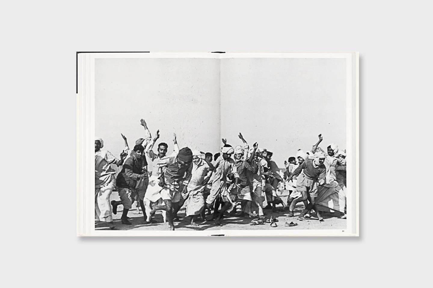 THE DECISIVE MOMENT アンリ・カルティエ＝ブレッソン【新品】 HENRI CARTIER-BRESSON, THE DECISIVE MOMENT [NEW EDITION] - BOOK
