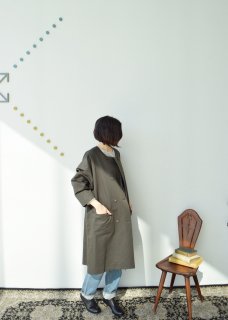 W button spring coat