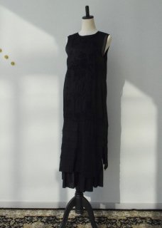 Chain embroidery dress