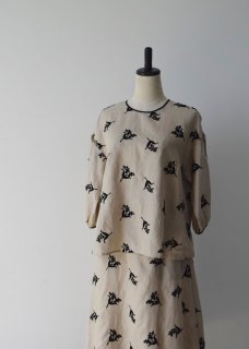  Muguet embroidery blouse