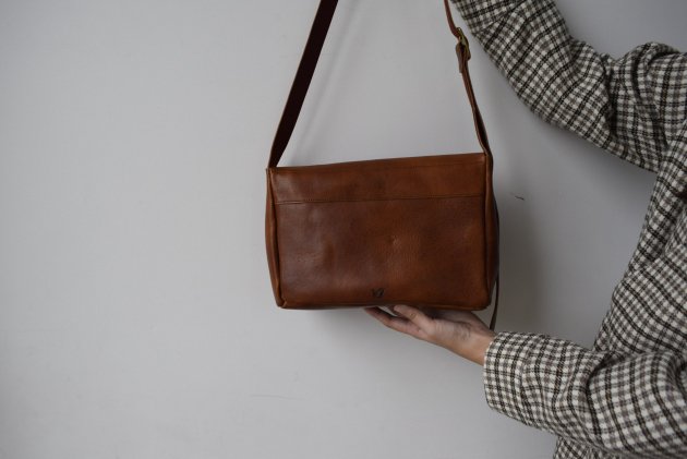 ohta / brown letter bag, - c a b i n e t O N L I N E S T O R E