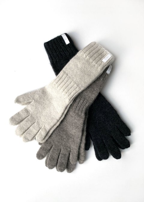 evam eva / cashmere seamles gloves,