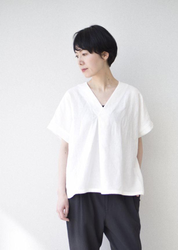 高感度ショップで2023年売れたブランド / eva Evam water t e n i b a c - pullover neck v linen トップス