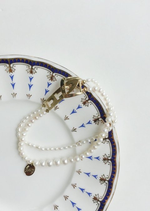 belt with pearl bracelet