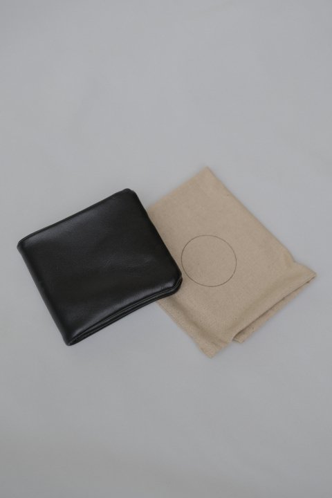 Light leather bifold wallet