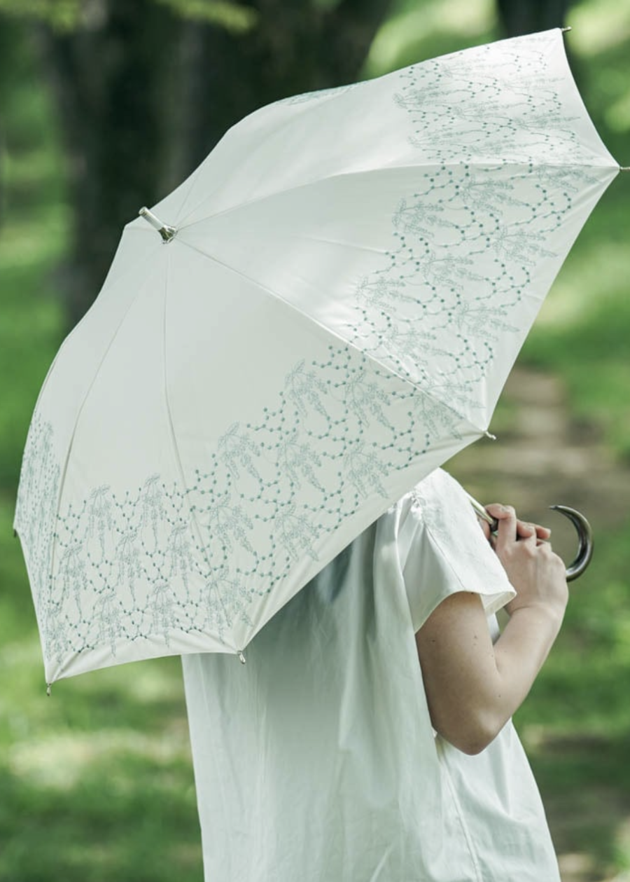 muuc / イラカ刺繍 長傘タイプ(晴雨兼用日傘) - c a b i n e t muuc / イラカ刺繍 長傘タイプ(晴雨兼用日傘) - c a b i n e t