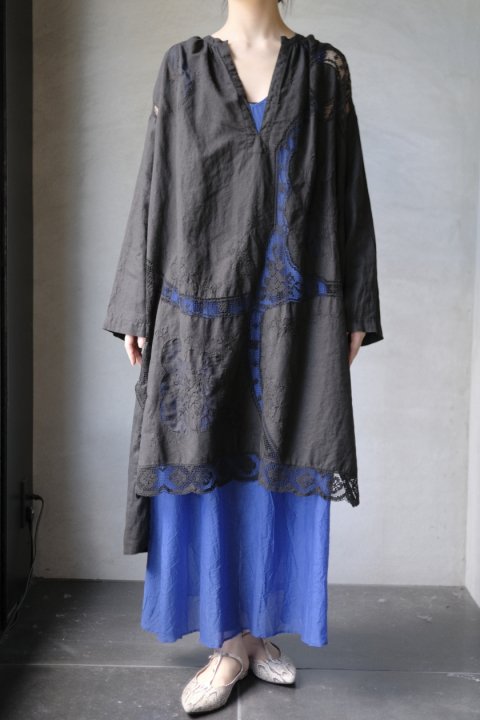 H&#233;riter / table cloth kaftan dress