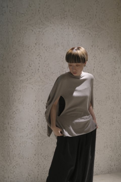 COSMIC WONDER / Cashmere sweater.,