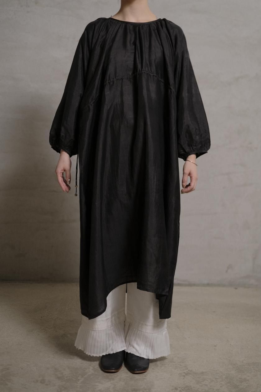 BUNON / Plenty Gather Dress | シルクの光沢がマッチした