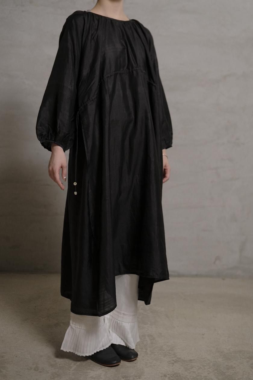 BUNON プノン　ワンピース　ドレス BUNON / Plenty Gather Dress | シルクの光沢がマッチした