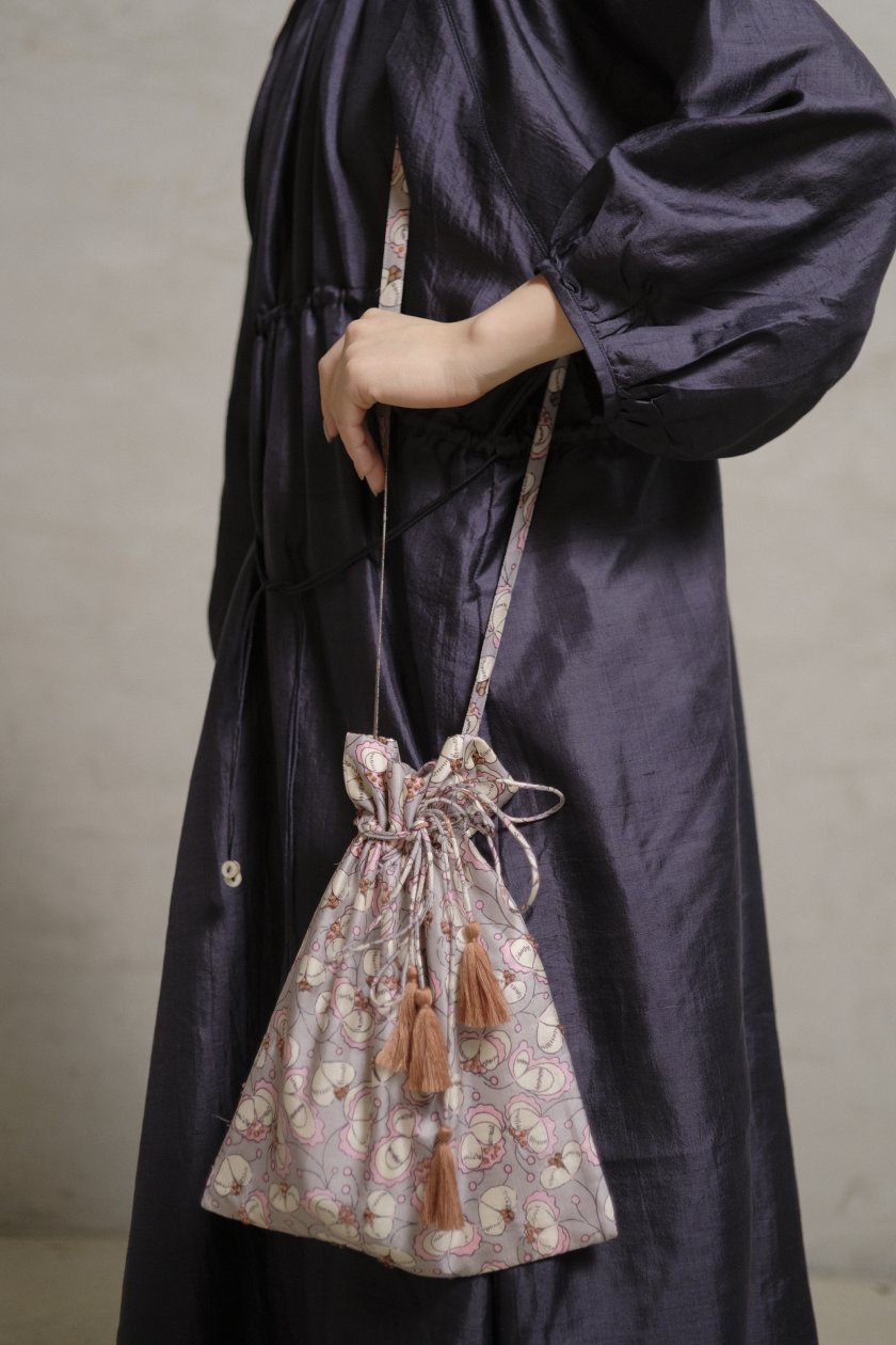 BUNON / Embroidery Drawstring Shoulder Bag |個性的な柄のポーチにロング丈の紐、タッセル付きショルダーバッグ  - c a b i n e t　 O N L I N E　S T O R E