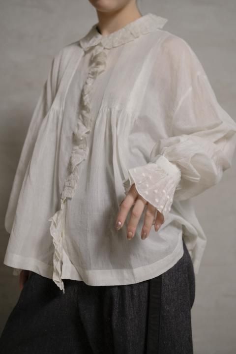 BUNON / Embroidery Frill Blouse.