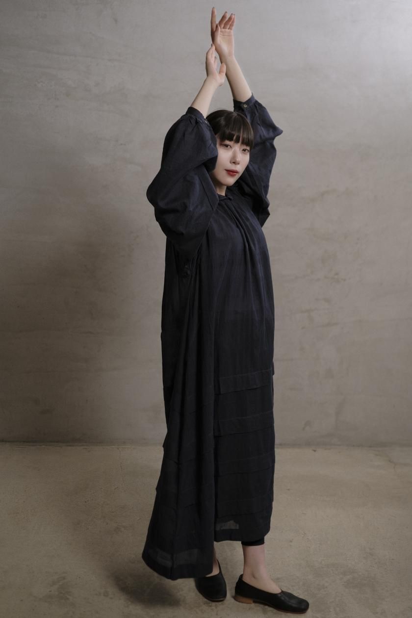 BUNON / Embroidery Collar Tuck Dress | 柔らかな素材感と上品