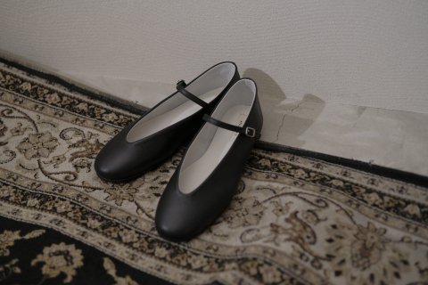 【 祝賀クーポン対象 】ATELIER4.5 / Vcut strap shoes.