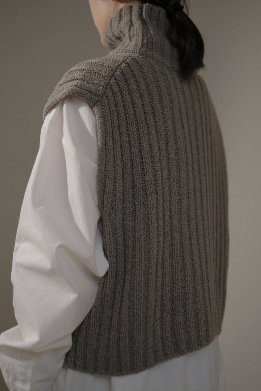 evameva / renew-wool vest. - c a b i n e t O N L I N E S T O R E