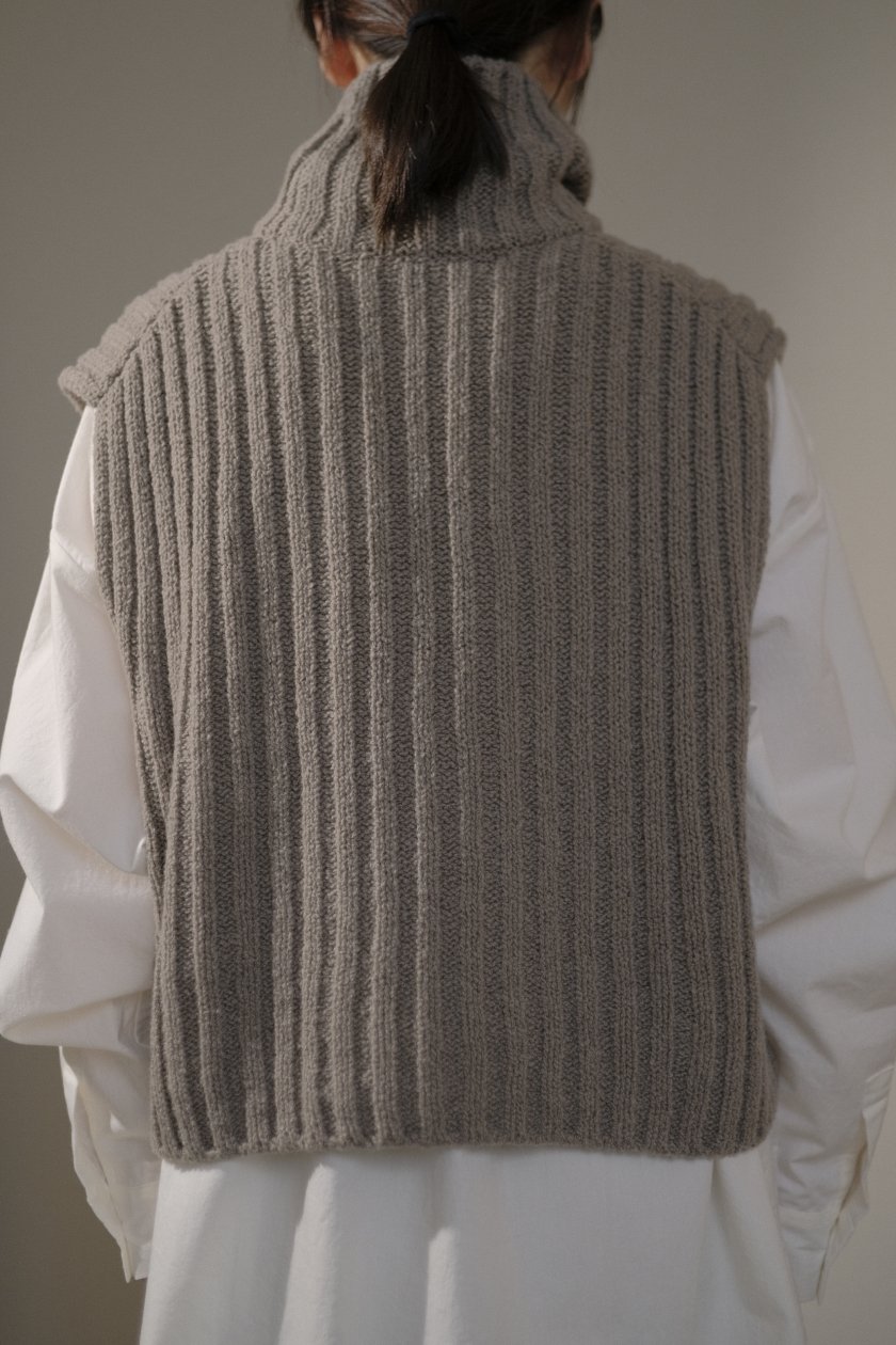 evameva / renew-wool vest. - c a b i n e t O N L I N E S T O R E