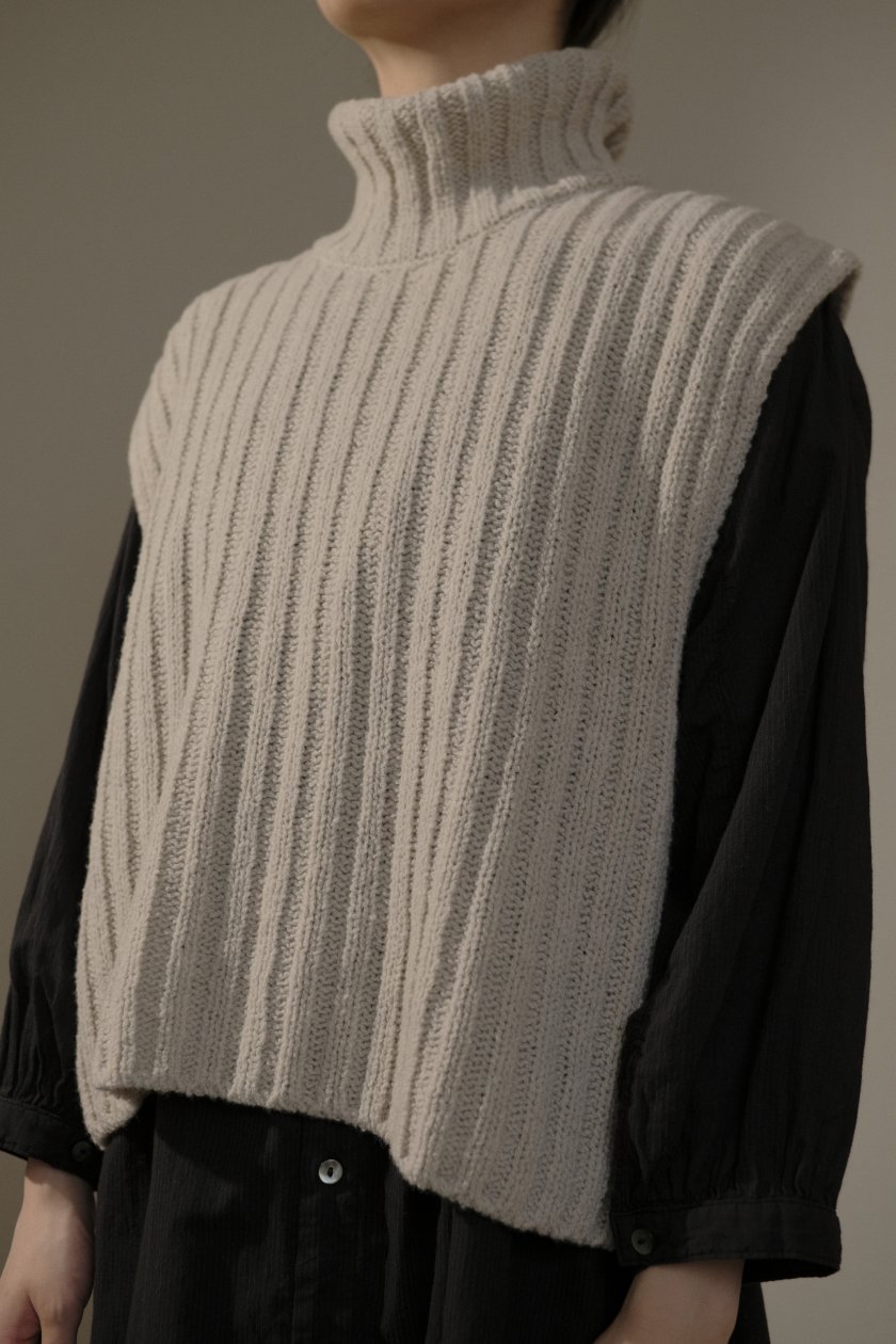 evameva / renew-wool vest. - c a b i n e t O N L I N E S T O R E