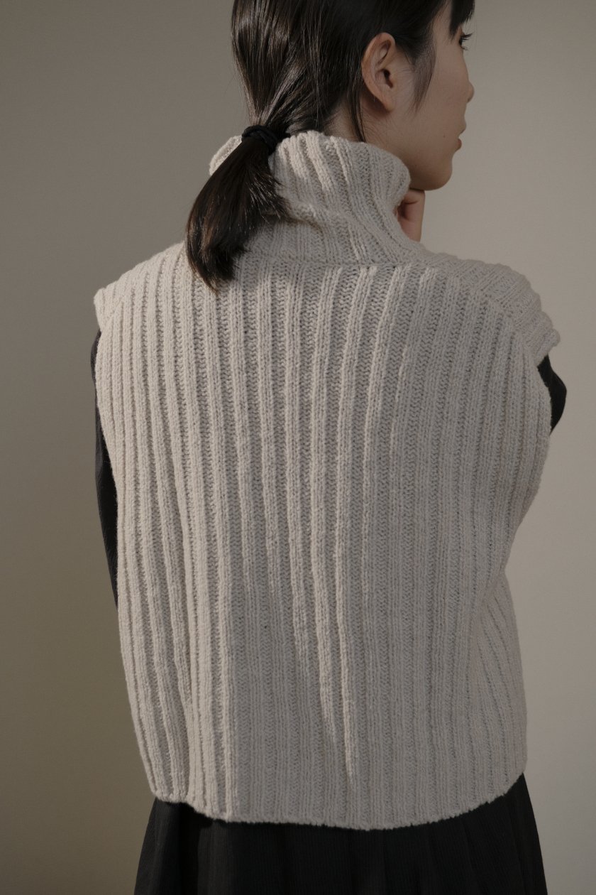 evameva / renew-wool vest. - c a b i n e t O N L I N E S T O R E