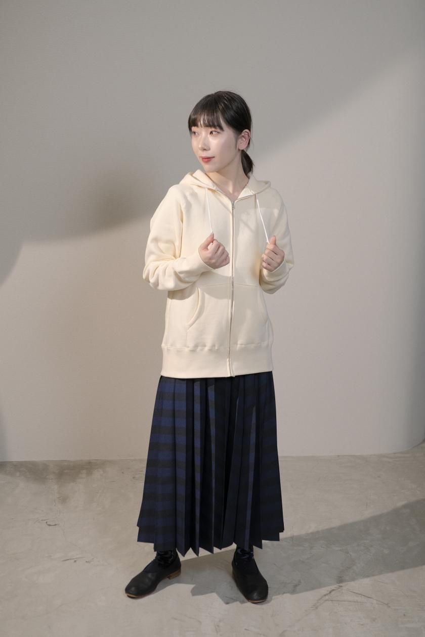 新品タグ付 atelier naruse 裏起毛 スウェット アイボリー atelier naruse / コットン吊裏毛スウェットパーカー