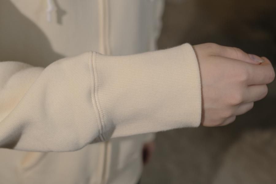 新品タグ付 atelier naruse 裏起毛 スウェット アイボリー atelier naruse / コットン吊裏毛スウェットパーカー (アイボリー