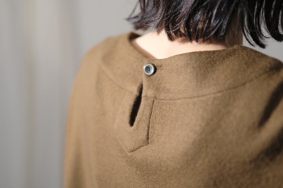 atelier naruse / スムースウールコクーンワンピース(brown