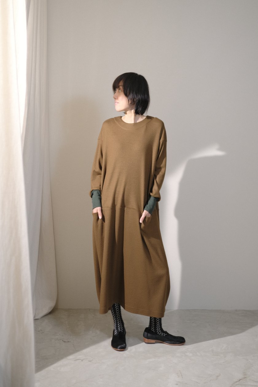 atelier naruse / スムースウールコクーンワンピース(brown