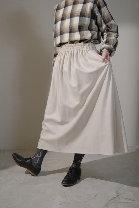 atelier naruse / ウールジャージーギャザースカート(キナリ)