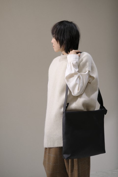evam eva / leather shoulder bag