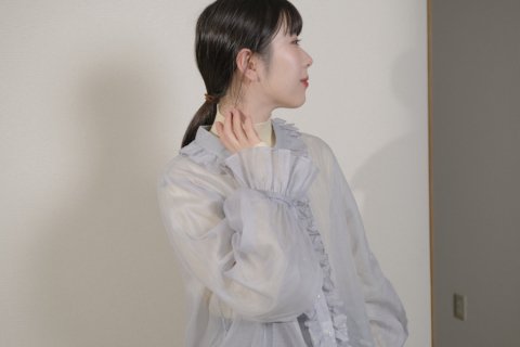 H&#233;riter / fril color blouse