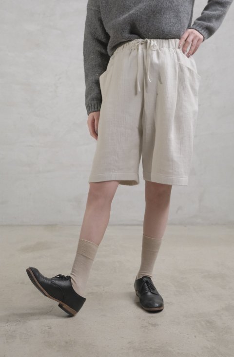 evam eva / cotton wool half pants.
