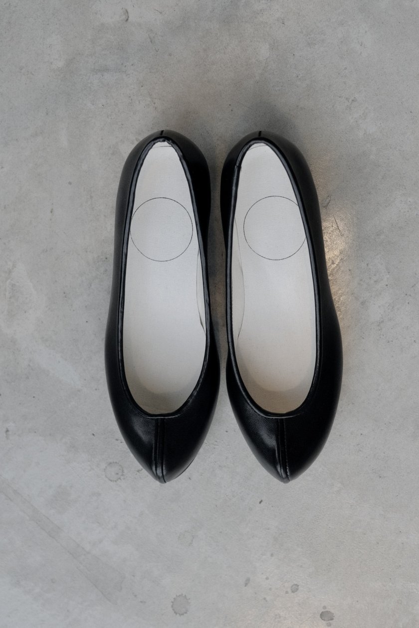 COSMIC WONDER / Naturally-tanned leather “Koshin” folk shoes |  古の朝鮮にあるコッシンのような美しい靴 - c a b i n e t　 O N L I N E　S T O R E