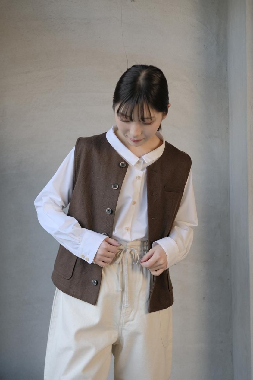 atelier naruse / コットンスタンドオフカラーブラウス