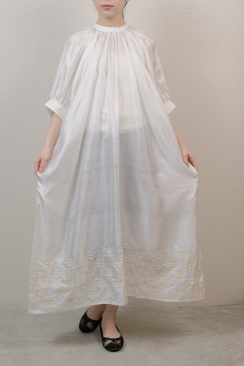 BUNON / Tie Embroidery Dress