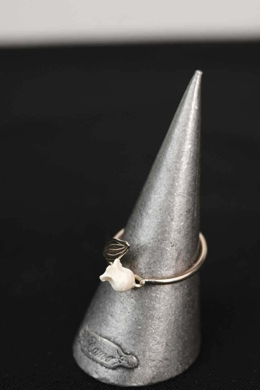 象牙すずらん / 1輪（ピアス・ネックレス・指輪） - c a b i n e t