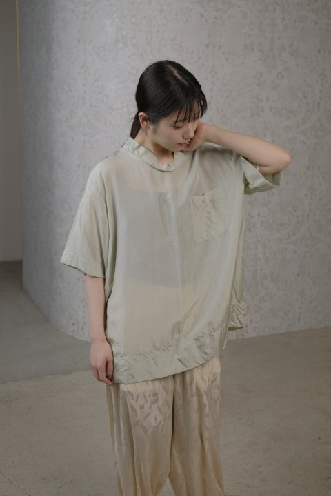 <img class='new_mark_img1' src='https://img.shop-pro.jp/img/new/icons14.gif' style='border:none;display:inline;margin:0px;padding:0px;width:auto;' />TOWAVASE / silk T-shirt (moss green) / 27-0017S