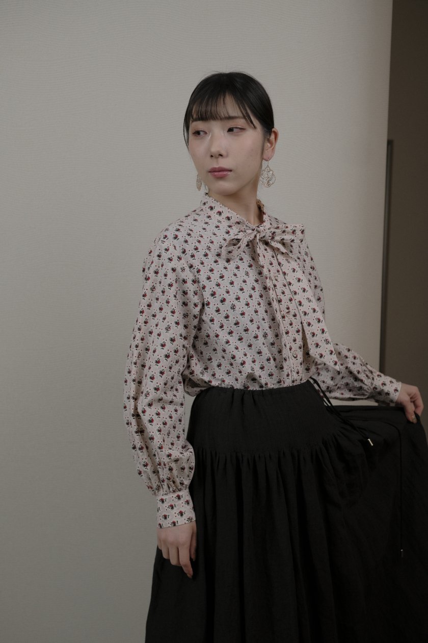 COSMIC WONDER / Old owlish floral-patterned bowtie shirt | 古の港で生まれた幻の小花柄シャツ  - c a b i n e t　 O N L I N E　S T O R E