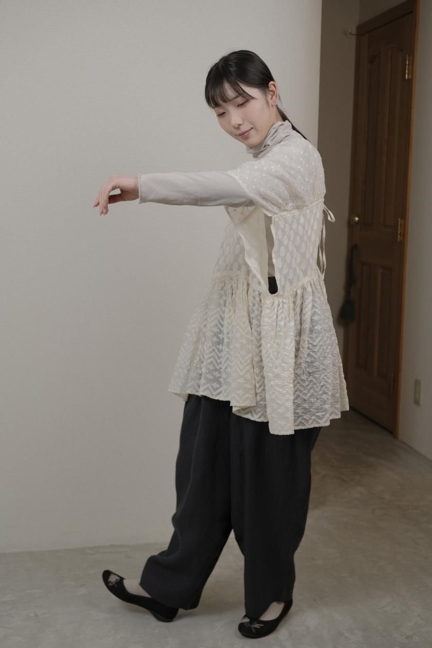 Hériter / cut jacquard blouse | エリテインド織カット