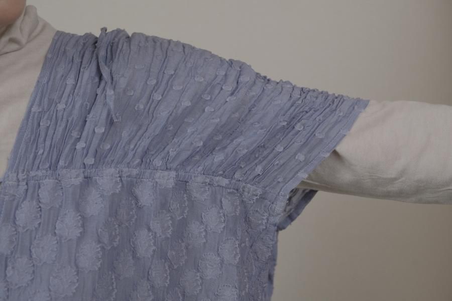 Hériter / cut jacquard blouse | エリテインド織カット