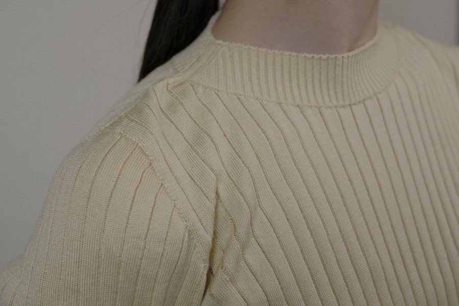 susuri / ショアセーター | やや細めのリブ編みで優しいホールド感を 